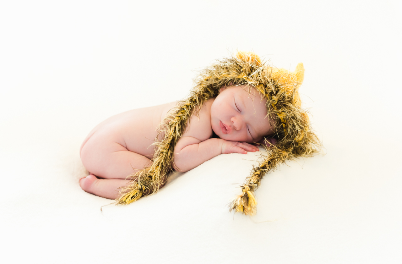 newborn-posing-ideas
